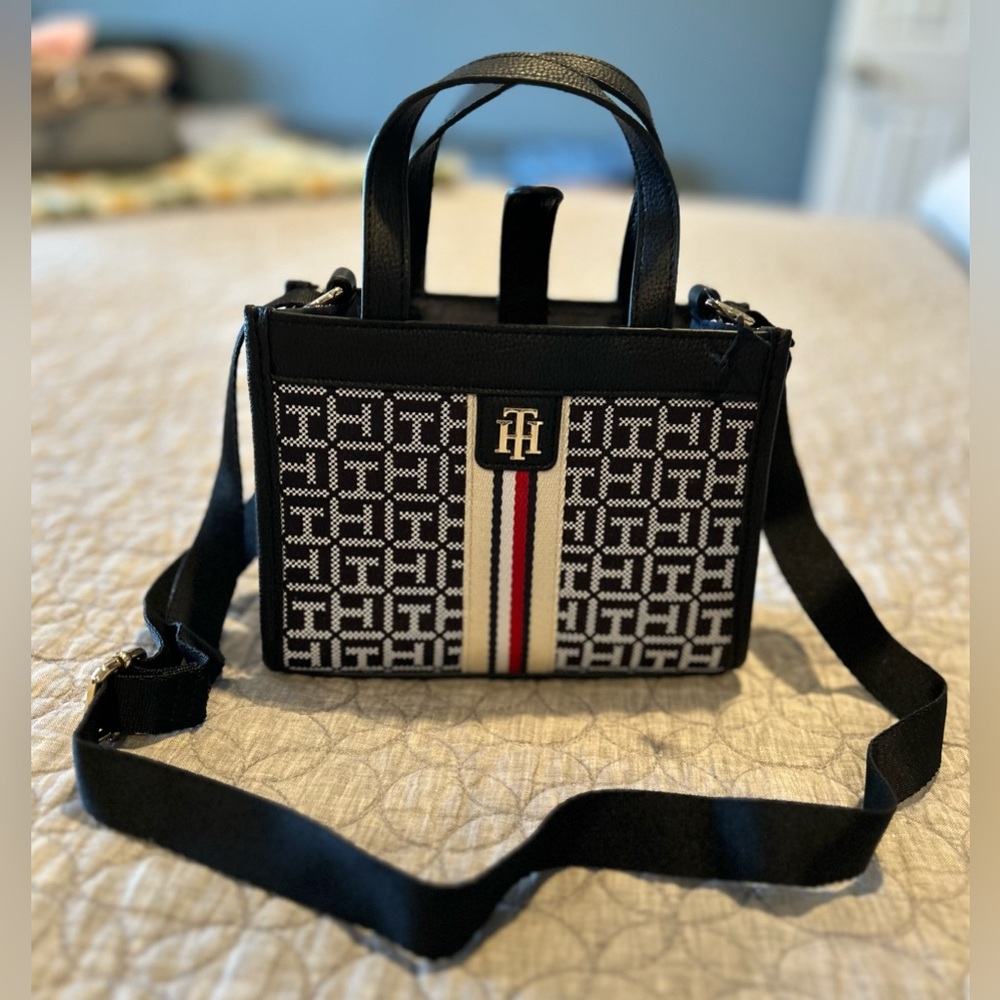 Tommy Hilfiger mini tote Navy Blue and White Crossbody Bag. NWOT